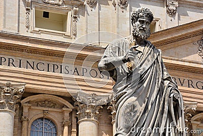 CittÃ  del Vaticano,Piazza San Pietro-Statua di San Pietro Editorial Stock Photo